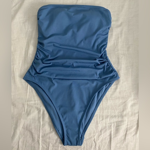NWOT Shade & Shore Hi-Cut One Piece Ruched Side Swimsuit - Picture 1 of 6